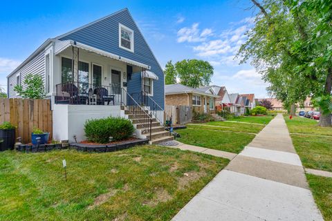 Tiny photo for 42 46th Avenue, Bellwood, IL 60104 (MLS # 12455285)