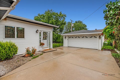 Tiny photo for 605 N Windsor Drive, Mount Prospect, IL 60056 (MLS # 12720072)