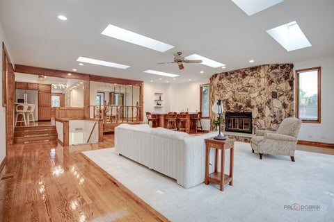 Tiny photo for 605 N Windsor Drive, Mount Prospect, IL 60056 (MLS # 12720072)