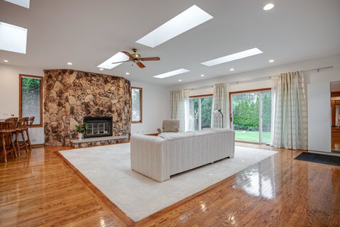 Tiny photo for 605 N Windsor Drive, Mount Prospect, IL 60056 (MLS # 12720072)