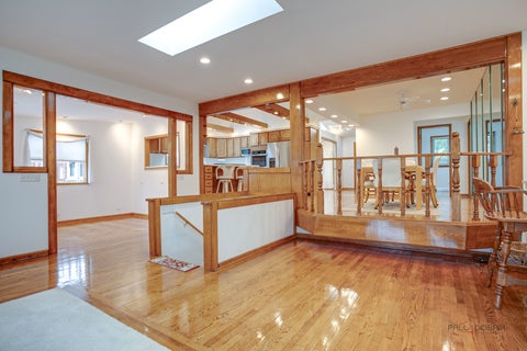 Tiny photo for 605 N Windsor Drive, Mount Prospect, IL 60056 (MLS # 12720072)