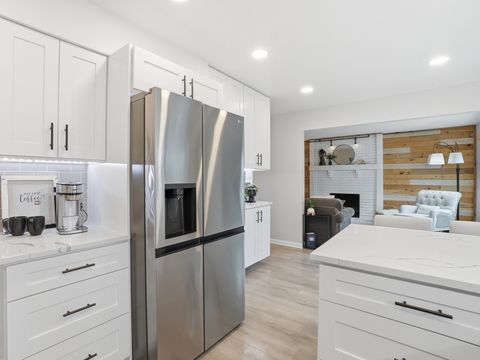 Tiny photo for 5187 ALDER Court, Gurnee, IL 60031 (MLS # 12566075)