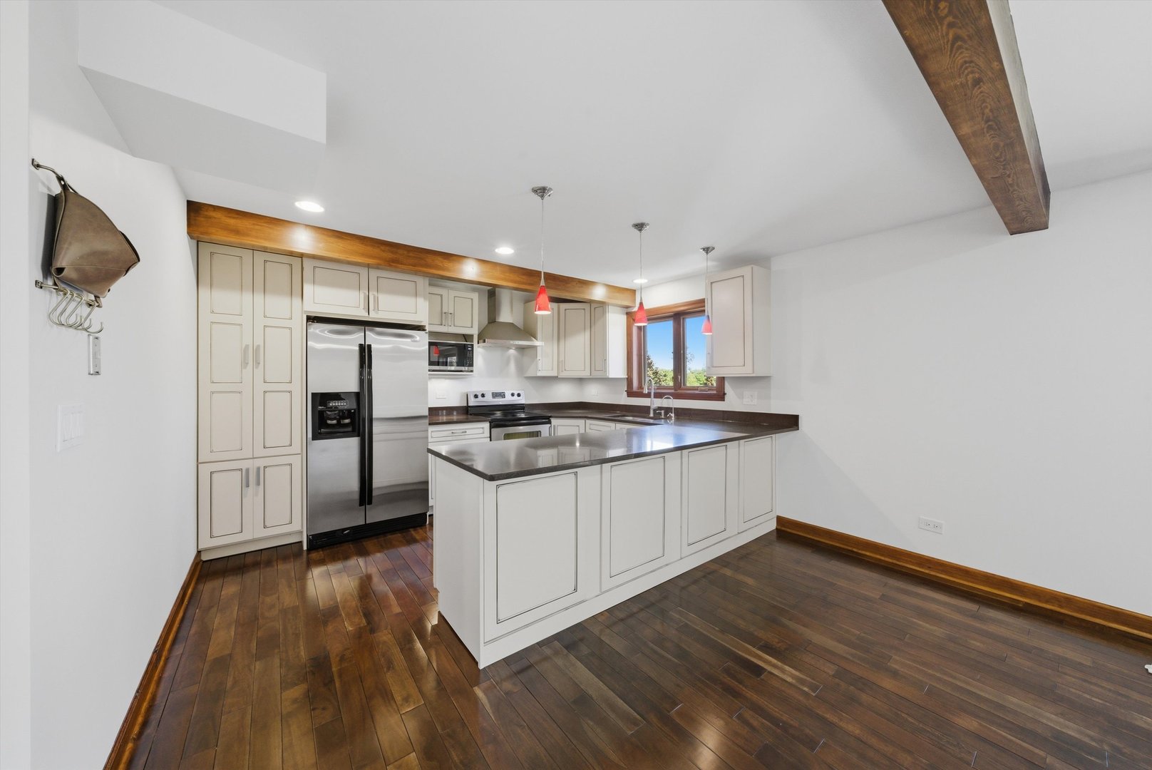 2218 N Newland Avenue 401