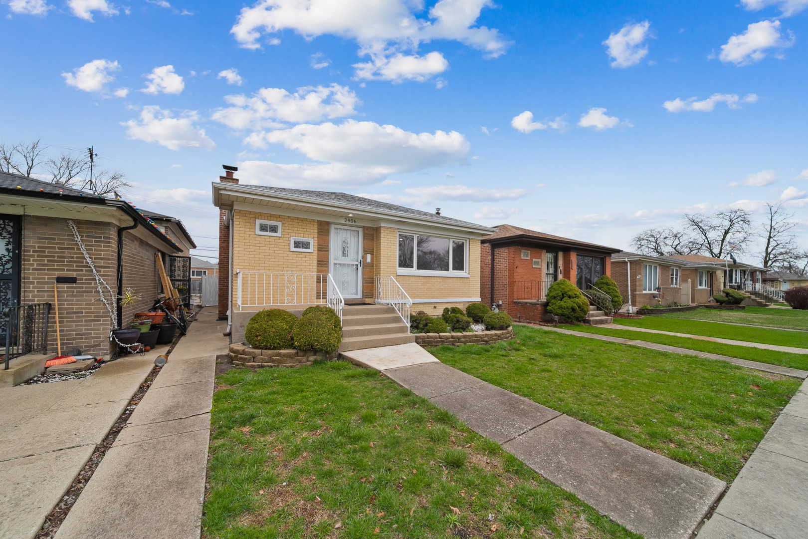2906 E 130th Street