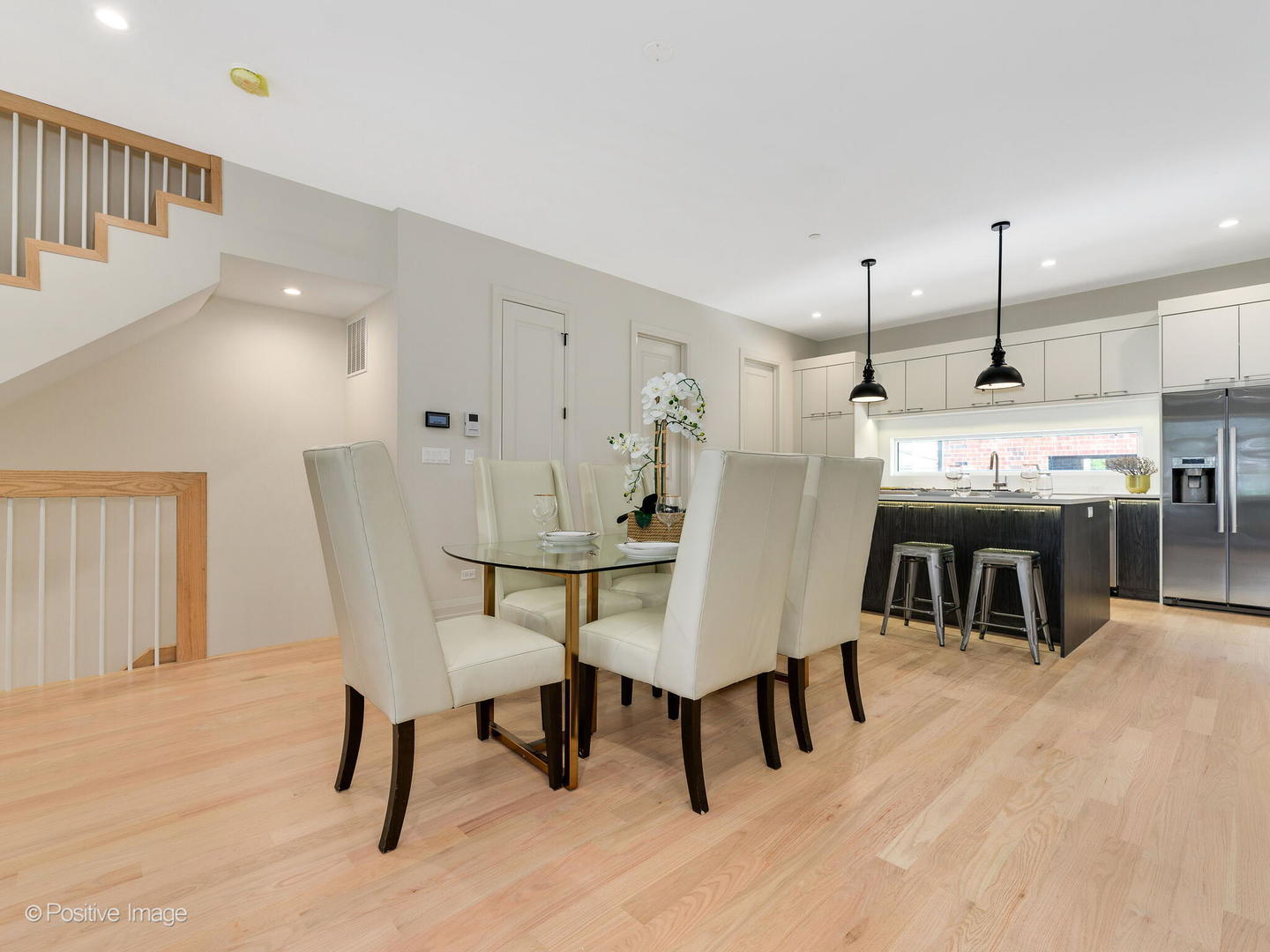 2345 W MORSE Avenue