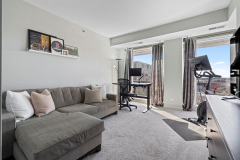 Tiny photo for 1212 N Wells Street #1505, Chicago, IL 60610 (MLS # 12576345)