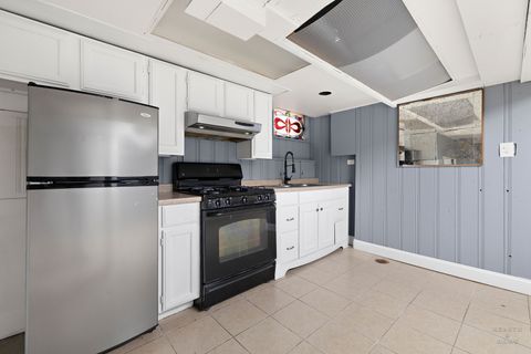 Tiny photo for 7615 W Addison Street, Chicago, IL 60634 (MLS # 12616427)