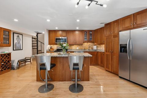 Tiny photo for 700 W CORNELIA Avenue #1E, Chicago, IL 60657 (MLS # 12541975)