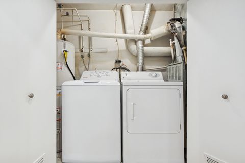 Tiny photo for 700 W CORNELIA Avenue #1E, Chicago, IL 60657 (MLS # 12541975)