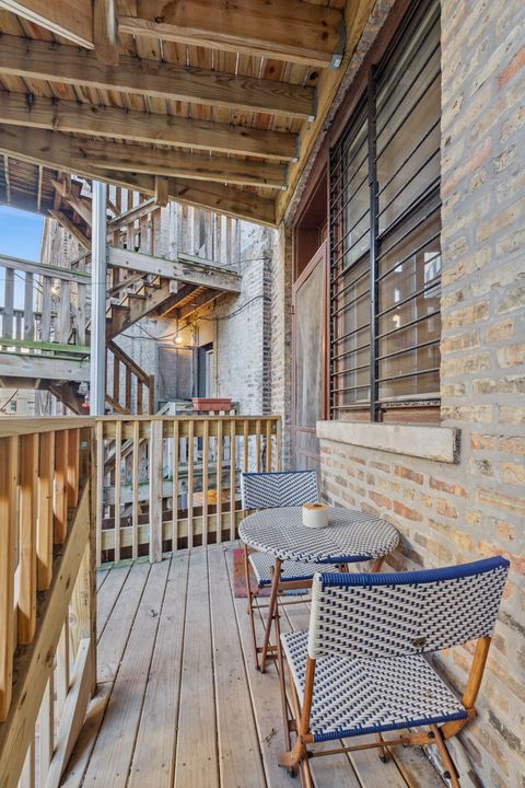 Tiny photo for 700 W CORNELIA Avenue #1E, Chicago, IL 60657 (MLS # 12541975)