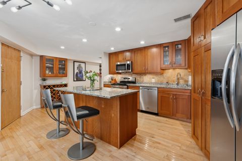 Tiny photo for 700 W CORNELIA Avenue #1E, Chicago, IL 60657 (MLS # 12541975)