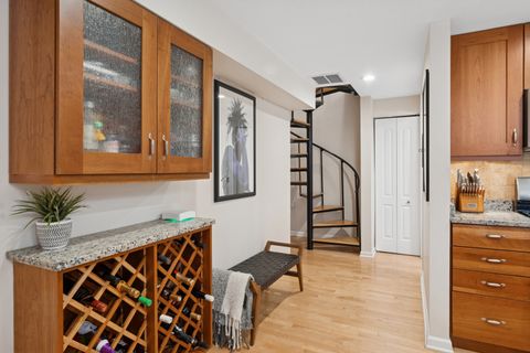 Tiny photo for 700 W CORNELIA Avenue #1E, Chicago, IL 60657 (MLS # 12541975)