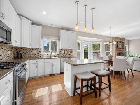 Tiny photo for 267 N Walnut Street, Elmhurst, IL 60126 (MLS # 12680192)