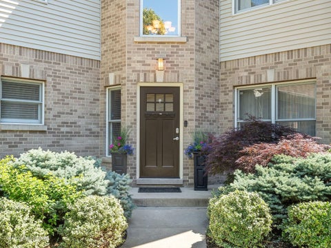 Tiny photo for 267 N Walnut Street, Elmhurst, IL 60126 (MLS # 12680192)