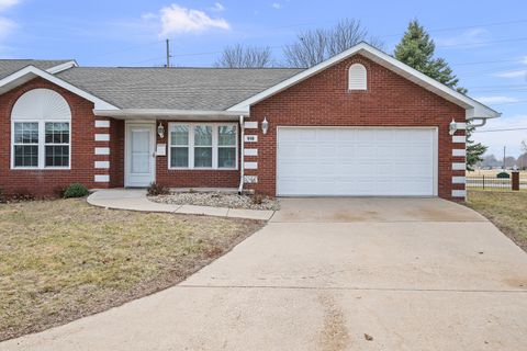 Photo of 918 S Chicago Street #918, Geneseo, IL 61254 (MLS # 12587808)