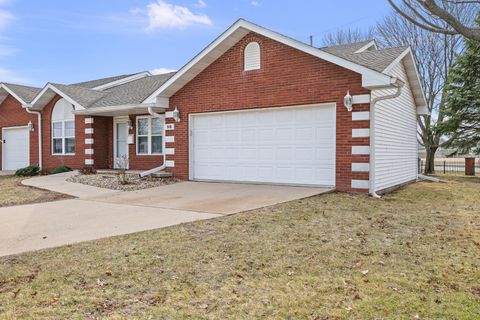Tiny photo for 918 S Chicago Street #918, Geneseo, IL 61254 (MLS # 12587808)