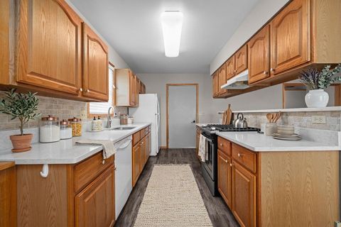 Tiny photo for 918 S Chicago Street #918, Geneseo, IL 61254 (MLS # 12587808)