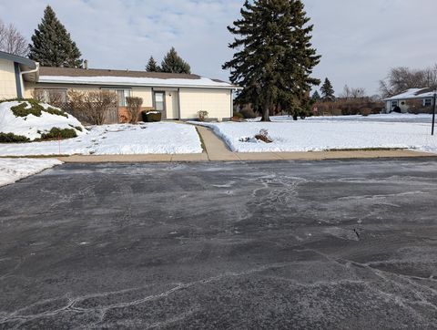 Tiny photo for 4712 W Oakwood Drive #4, McHenry, IL 60050 (MLS # 12532307)