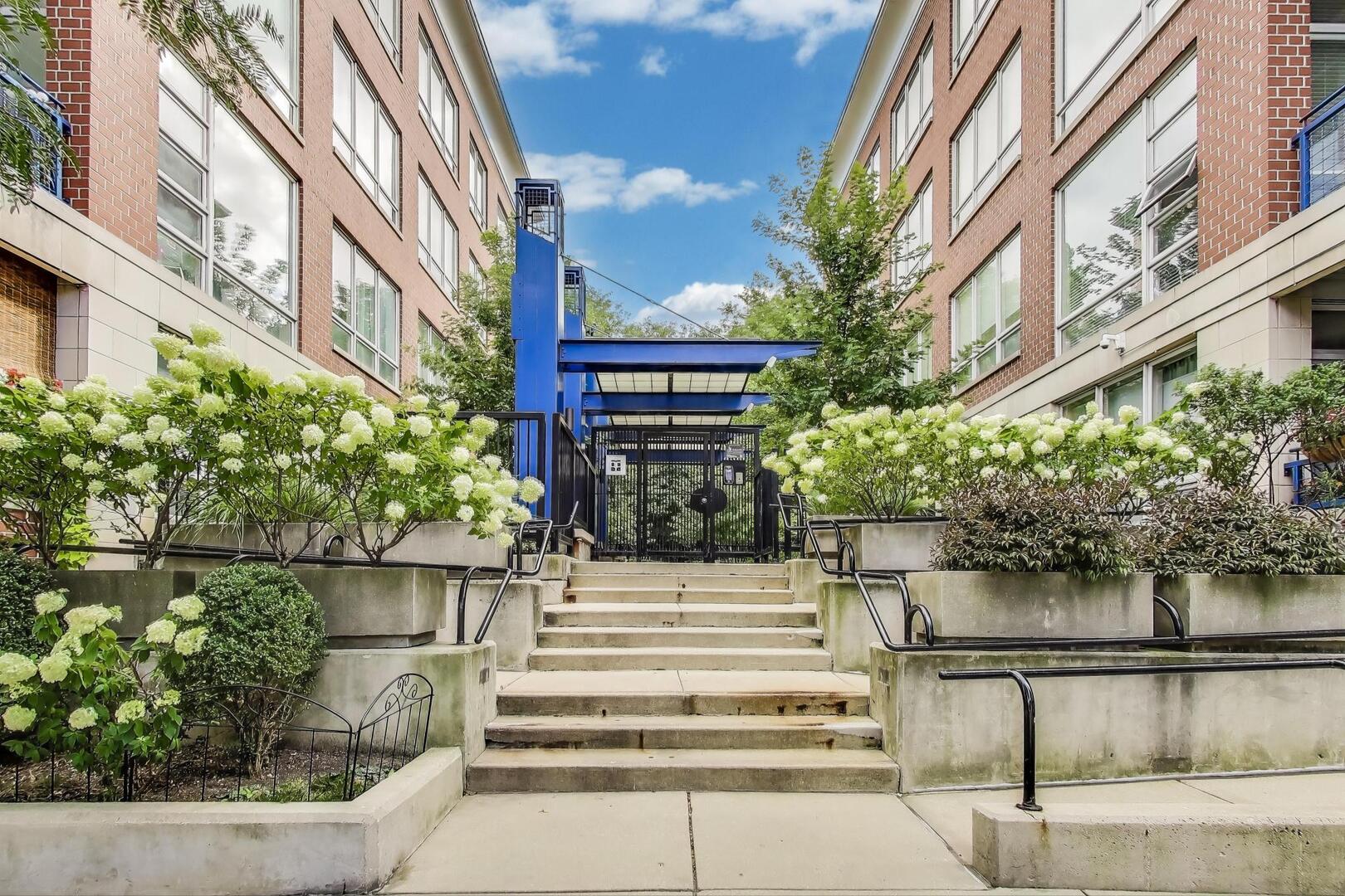 1151 W Washington Boulevard 134