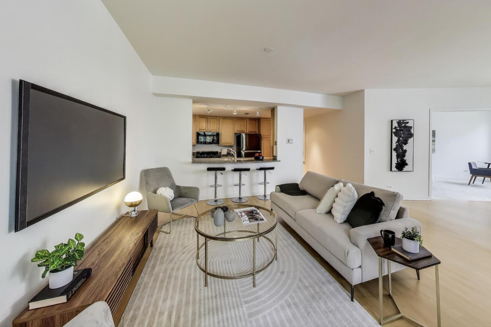 1151 W Washington Boulevard 134