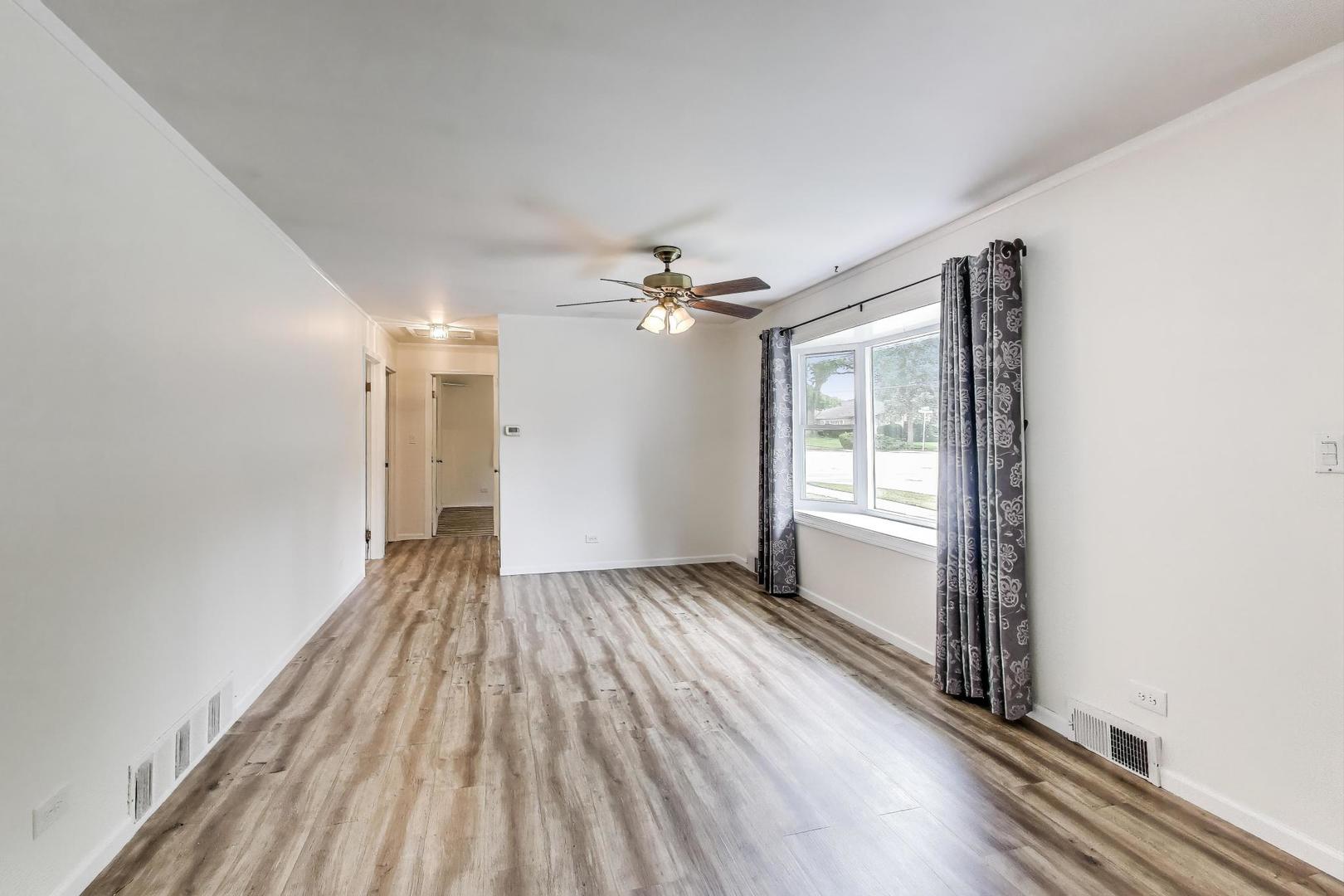 252 S Plum Grove Road