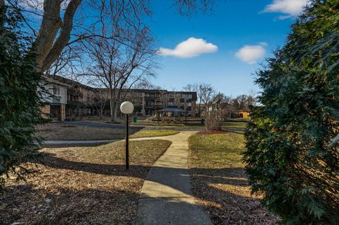 Tiny photo for 918 E OLD WILLOW Road #103, Prospect Heights, IL 60070 (MLS # 12544945)