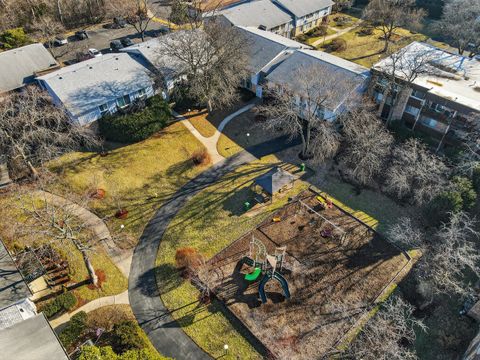 Tiny photo for 918 E OLD WILLOW Road #103, Prospect Heights, IL 60070 (MLS # 12544945)