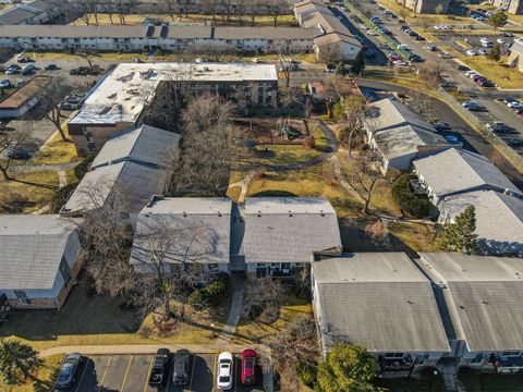 Tiny photo for 918 E OLD WILLOW Road #103, Prospect Heights, IL 60070 (MLS # 12544945)