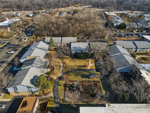 Tiny photo for 918 E OLD WILLOW Road #103, Prospect Heights, IL 60070 (MLS # 12544945)