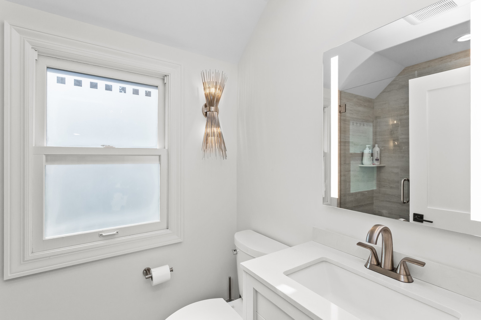 Highland Park, Illinois 60035, United States, 2 Bedrooms Bedrooms, ,2 BathroomsBathrooms,Residential,Active,228570