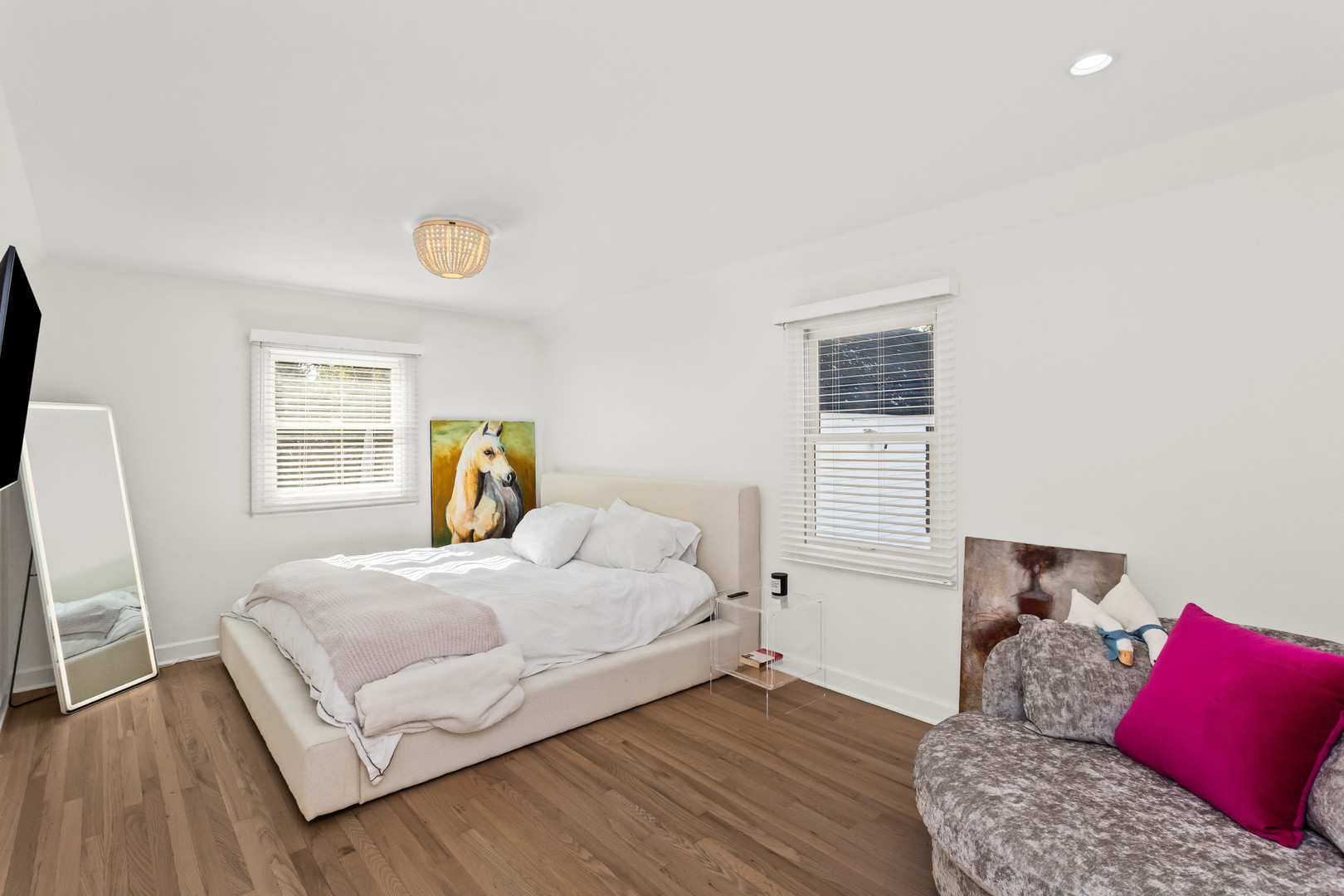 Highland Park, Illinois 60035, United States, 2 Bedrooms Bedrooms, ,2 BathroomsBathrooms,Residential,Active,228570