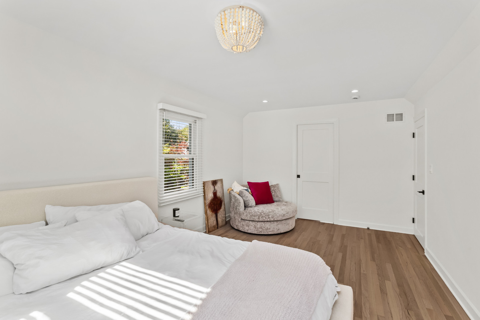 Highland Park, Illinois 60035, United States, 2 Bedrooms Bedrooms, ,2 BathroomsBathrooms,Residential,Active,228570