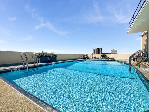 Tiny photo for 3470 N Lake Shore Drive #9BC, Chicago, IL 60657 (MLS # 12409546)