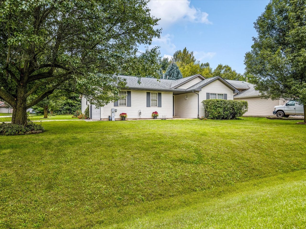 101 Gables Drive SW