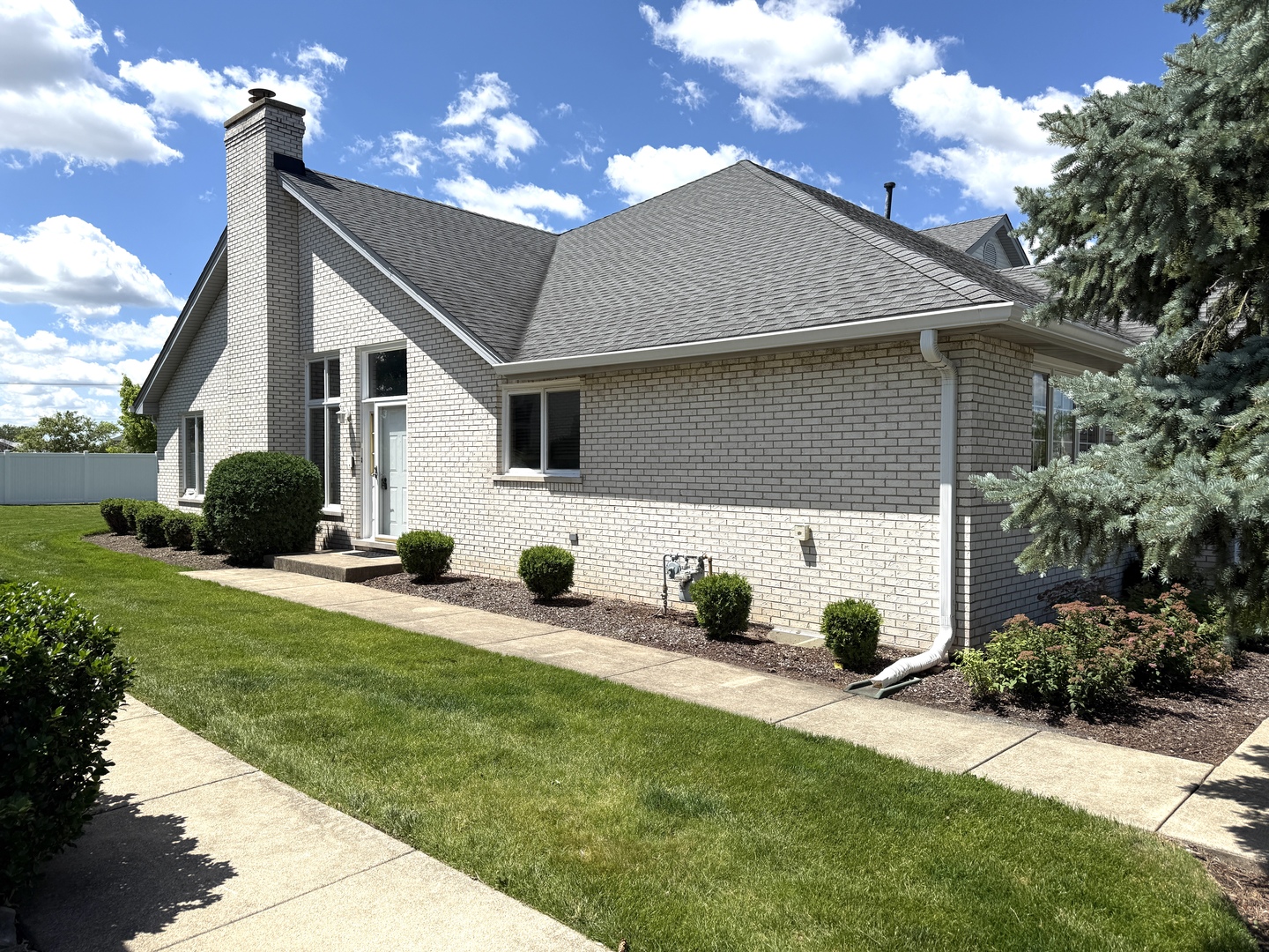 8821 Bluebird Drive