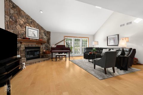 Tiny photo for 544 Philip Drive, Bartlett, IL 60103 (MLS # 12543903)