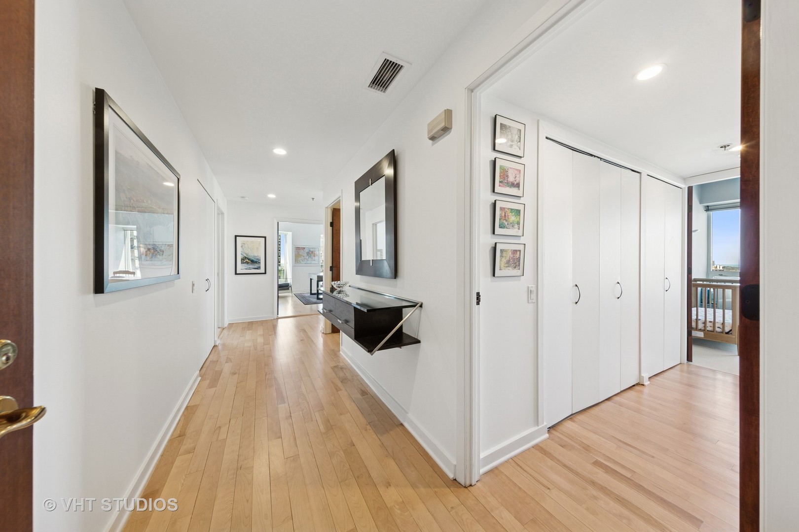 57 E Delaware Place 2705
