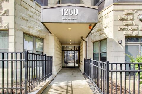 Tiny photo for 1250 S INDIANA Avenue #1013, Chicago, IL 60605 (MLS # 12586870)