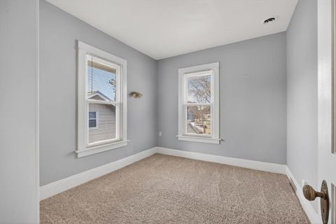 Tiny photo for 220 E Dover Court, Davenport, IA 52803 (MLS # 12550457)