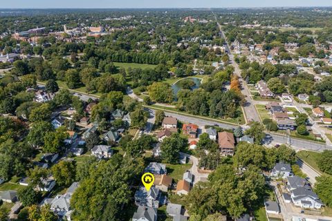 Tiny photo for 220 E Dover Court, Davenport, IA 52803 (MLS # 12550457)