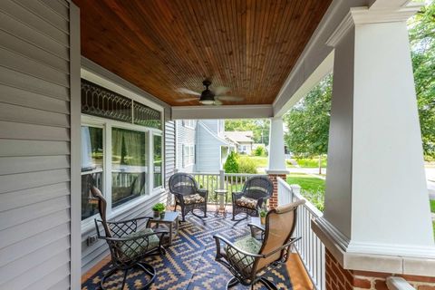 Tiny photo for 220 E Dover Court, Davenport, IA 52803 (MLS # 12550457)