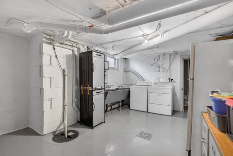 Tiny photo for 220 E Dover Court, Davenport, IA 52803 (MLS # 12550457)