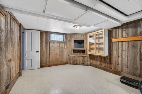 Tiny photo for 220 E Dover Court, Davenport, IA 52803 (MLS # 12550457)