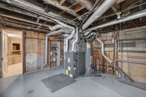 Tiny photo for 220 E Dover Court, Davenport, IA 52803 (MLS # 12550457)