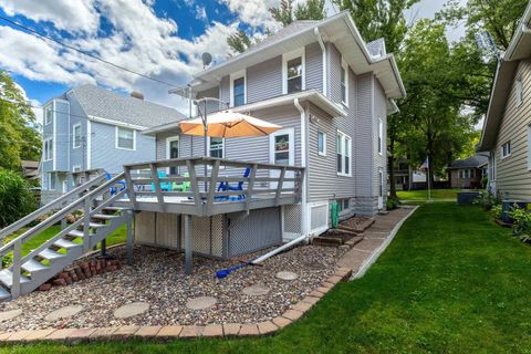 Tiny photo for 220 E Dover Court, Davenport, IA 52803 (MLS # 12550457)