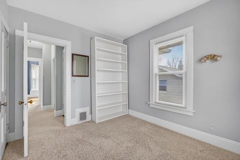 Tiny photo for 220 E Dover Court, Davenport, IA 52803 (MLS # 12550457)