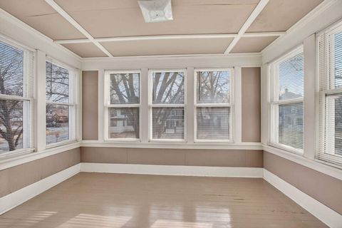 Tiny photo for 220 E Dover Court, Davenport, IA 52803 (MLS # 12550457)