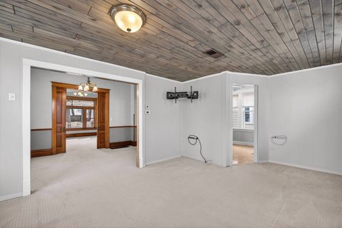 Tiny photo for 220 E Dover Court, Davenport, IA 52803 (MLS # 12550457)