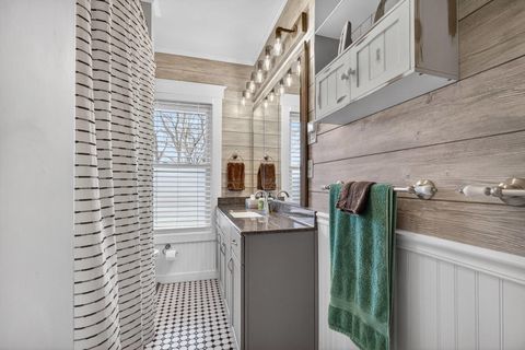 Tiny photo for 220 E Dover Court, Davenport, IA 52803 (MLS # 12550457)