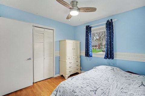 Tiny photo for 1935 Fairmeadows Court, Bettendorf, IA 52722 (MLS # 12620853)